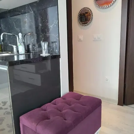 1 Bedroom Cozy Near Public Transportation Apartamento